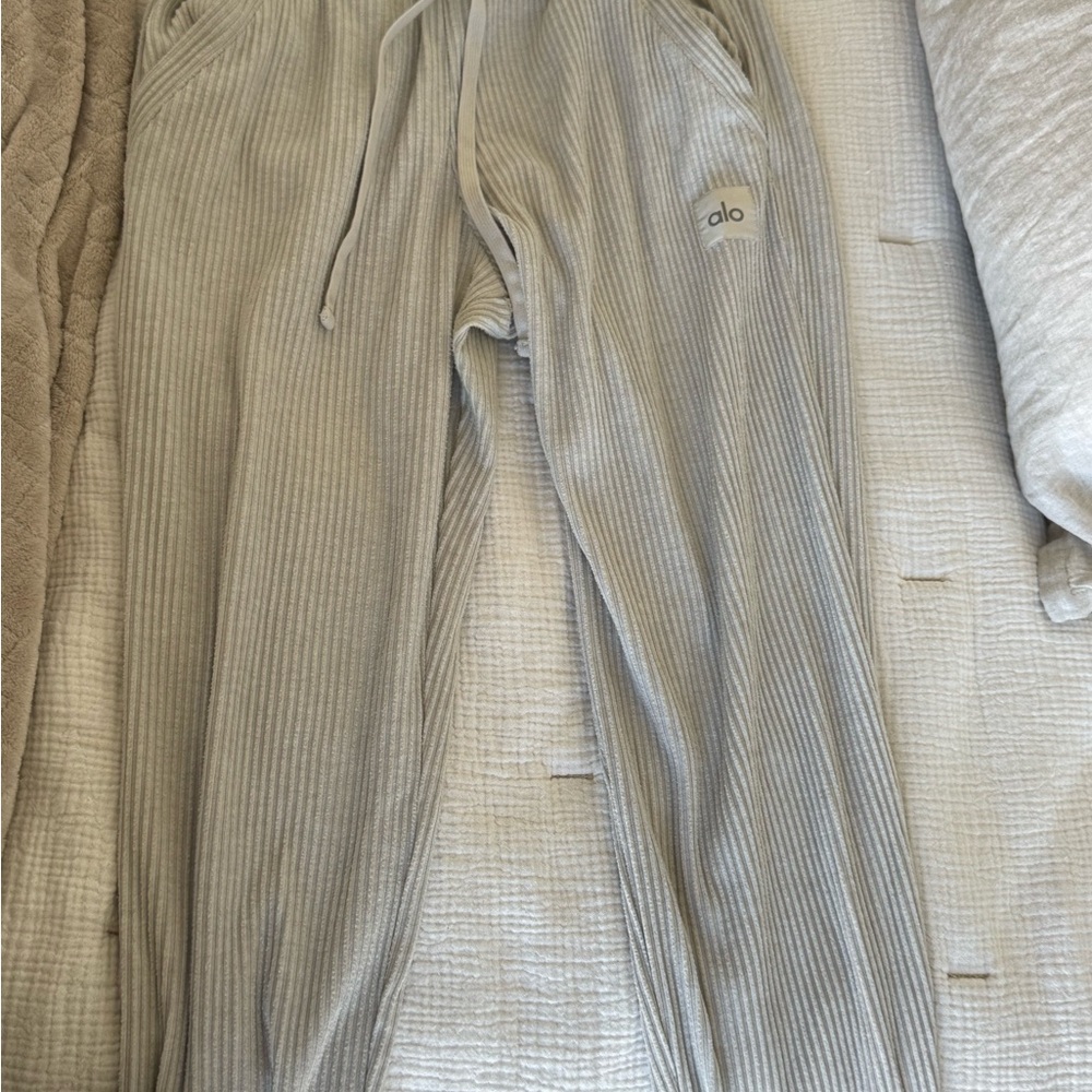 ALO Yoga Gray Ribbed Joggers